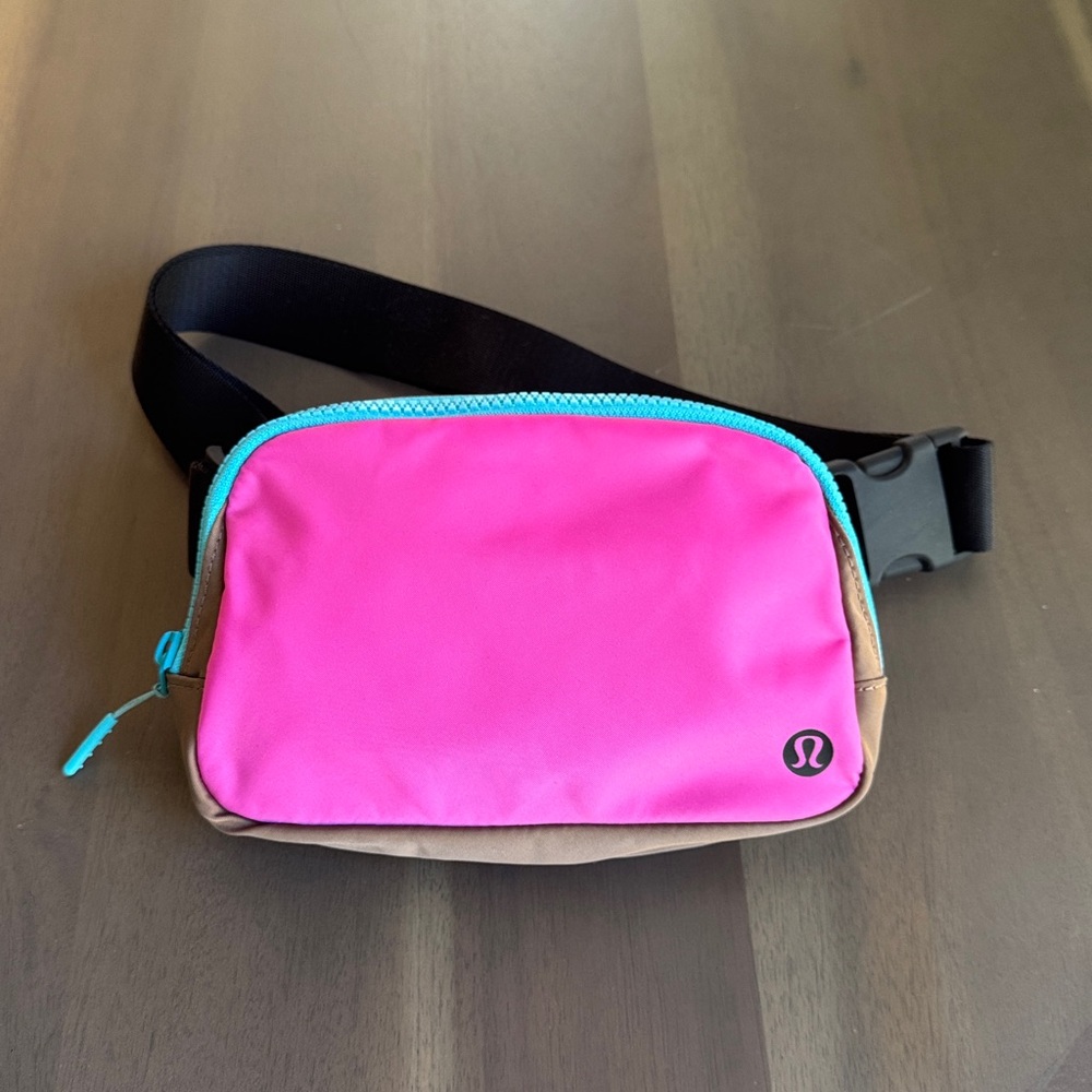 Lululemon Everywhere Belt Bag 1L